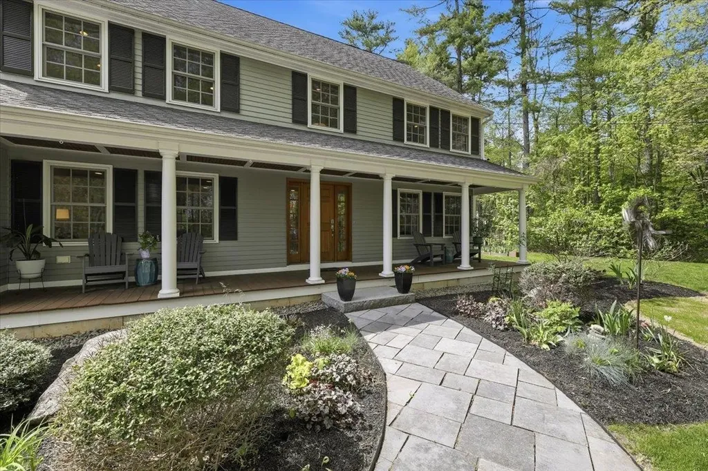 14 Forest Drive Auburn NH 03032
