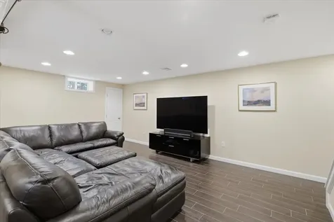 14 Forest Drive Auburn NH 03032