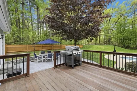14 Forest Drive Auburn NH 03032