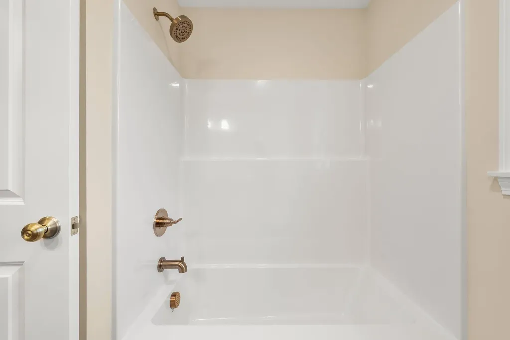 5A Violette Drive Epping NH 03042