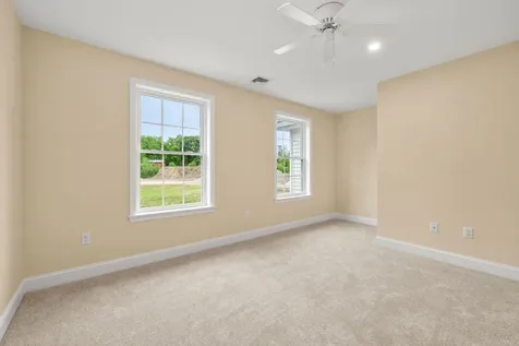 5A Violette Drive Epping NH 03042