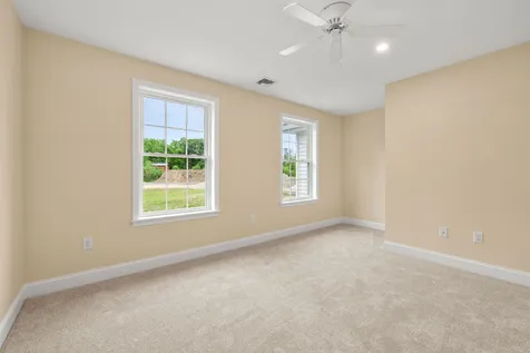 5A Violette Drive Epping NH 03042