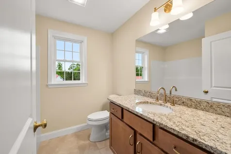 5A Violette Drive Epping NH 03042