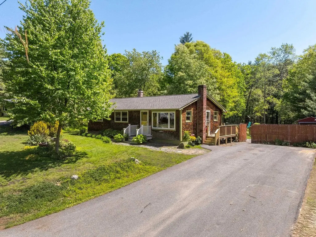27 Langs Lane Newmarket NH 03857
