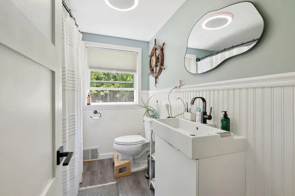 27 Langs Lane Newmarket NH 03857