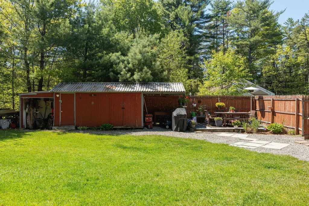 27 Langs Lane Newmarket NH 03857