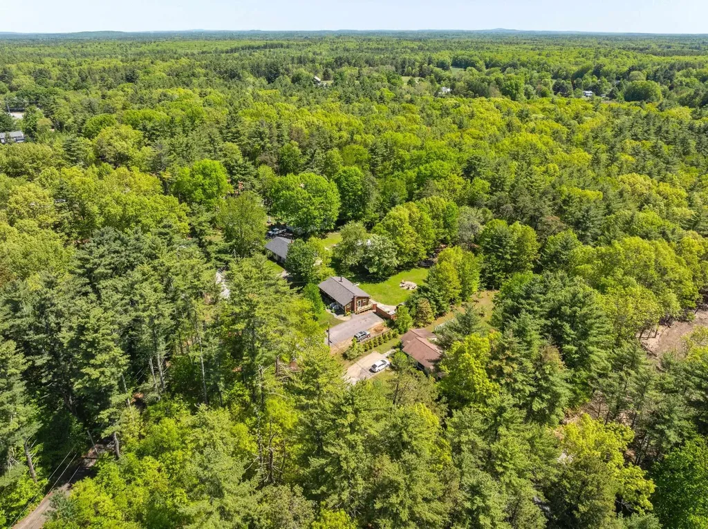 27 Langs Lane Newmarket NH 03857