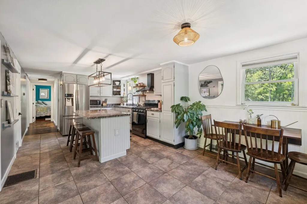 27 Langs Lane Newmarket NH 03857