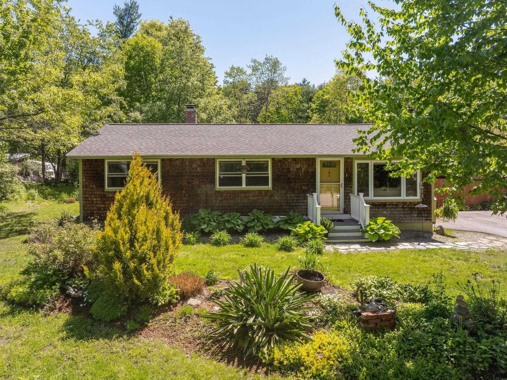 27 Langs Lane Newmarket NH 03857