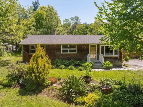27 Langs Lane Newmarket NH 03857
