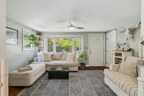 27 Langs Lane Newmarket NH 03857