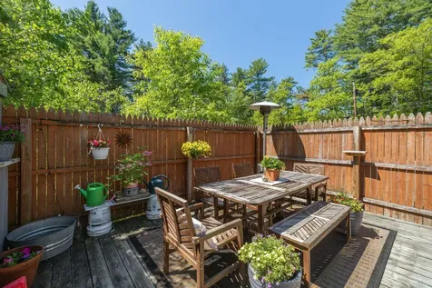 27 Langs Lane Newmarket NH 03857