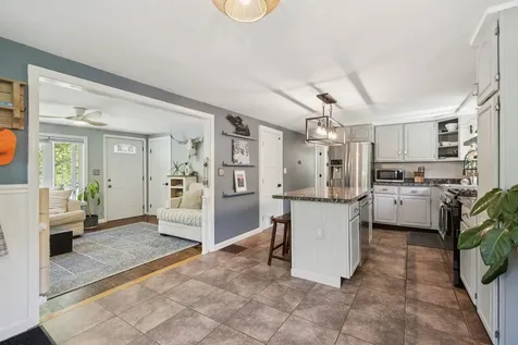 27 Langs Lane Newmarket NH 03857