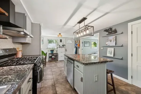 27 Langs Lane Newmarket NH 03857
