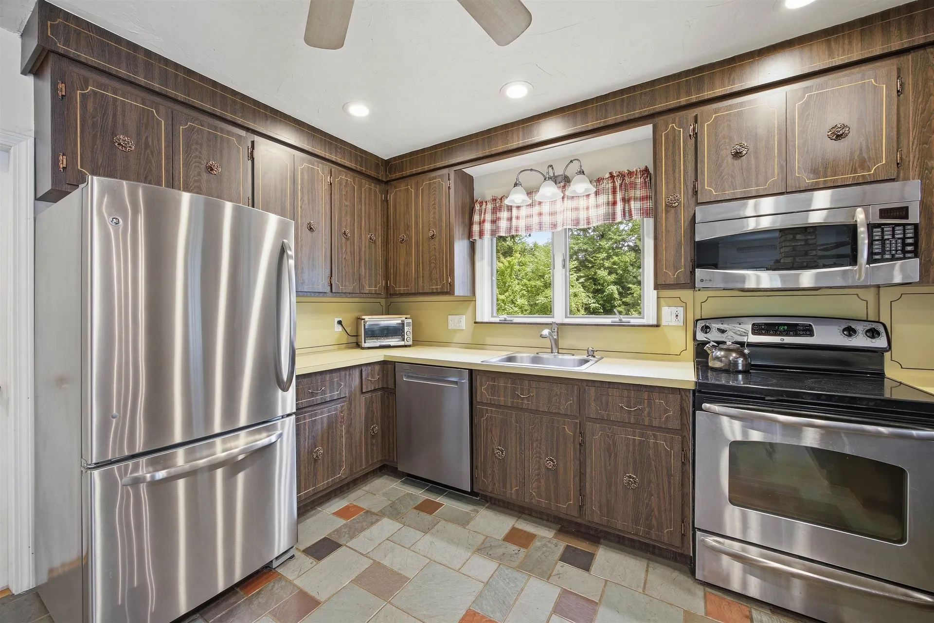 16 Hemlock Avenue Sanbornton NH 03246