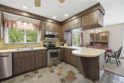 16 Hemlock Avenue Sanbornton NH 03246