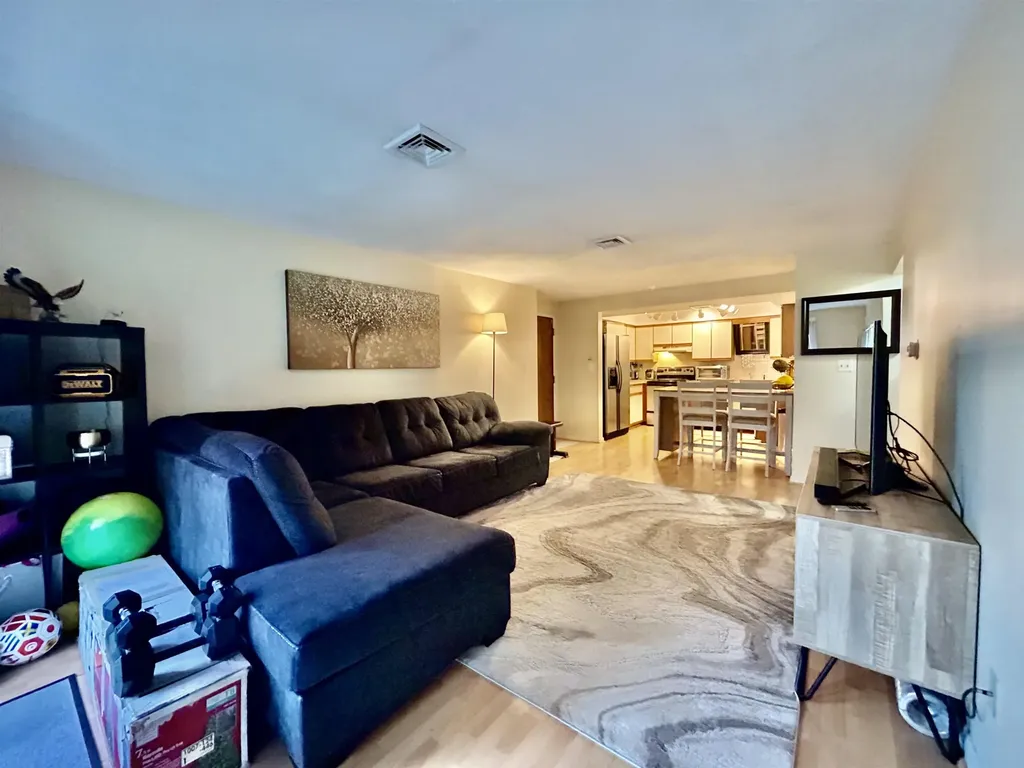 6 Heritage Village Drive Nashua NH 03062