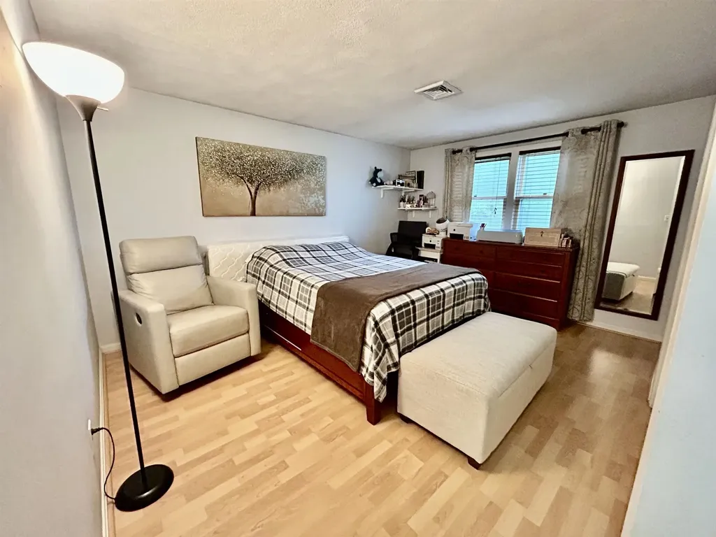 6 Heritage Village Drive Nashua NH 03062