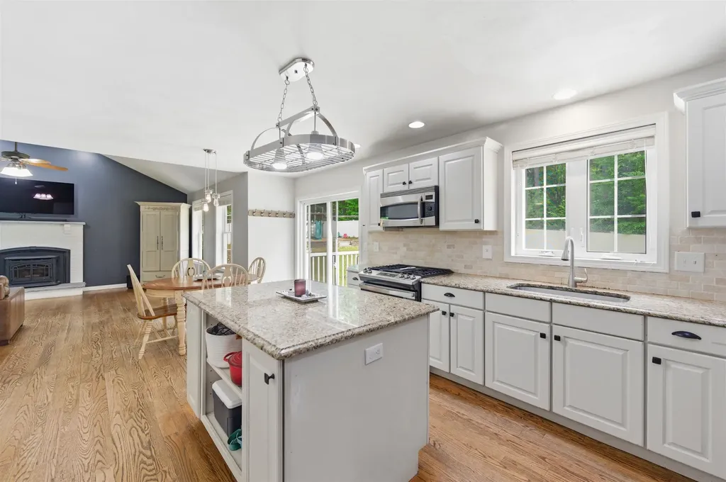 6 Burge Drive Brookline NH 03033