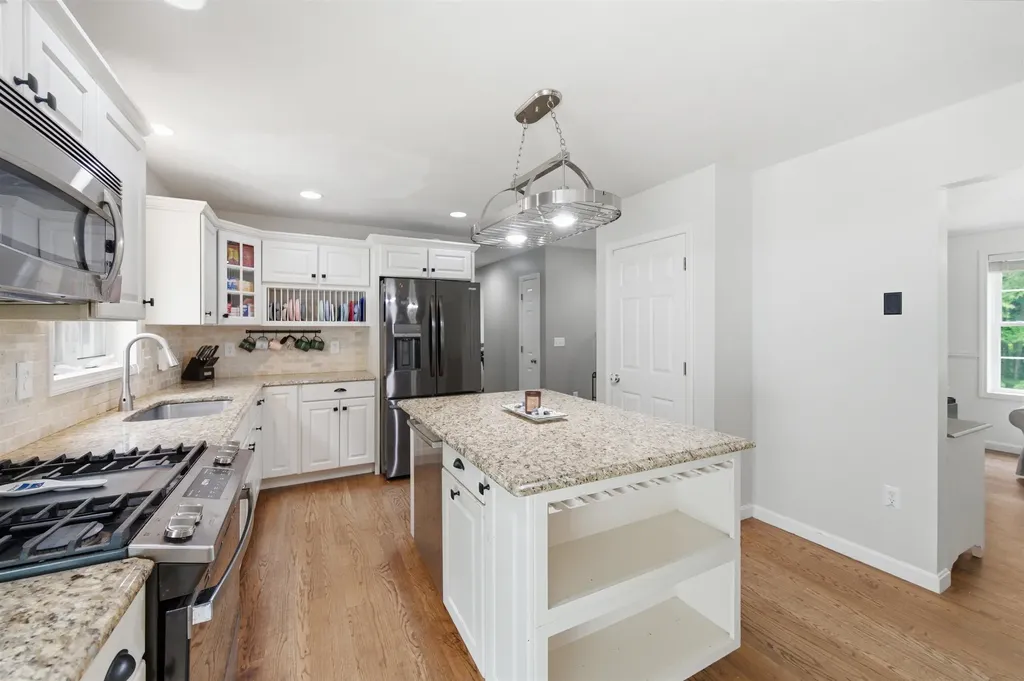 6 Burge Drive Brookline NH 03033
