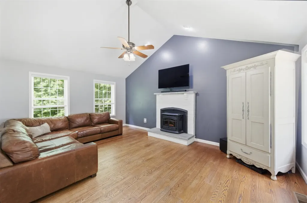 6 Burge Drive Brookline NH 03033