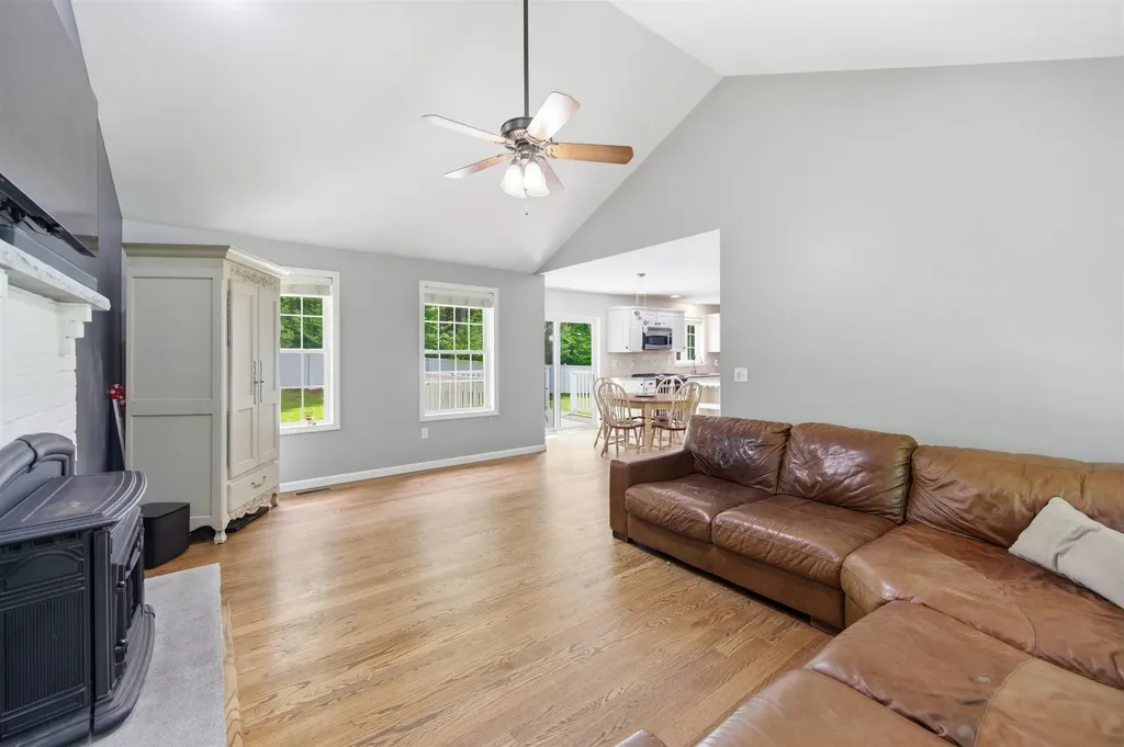 6 Burge Drive Brookline NH 03033