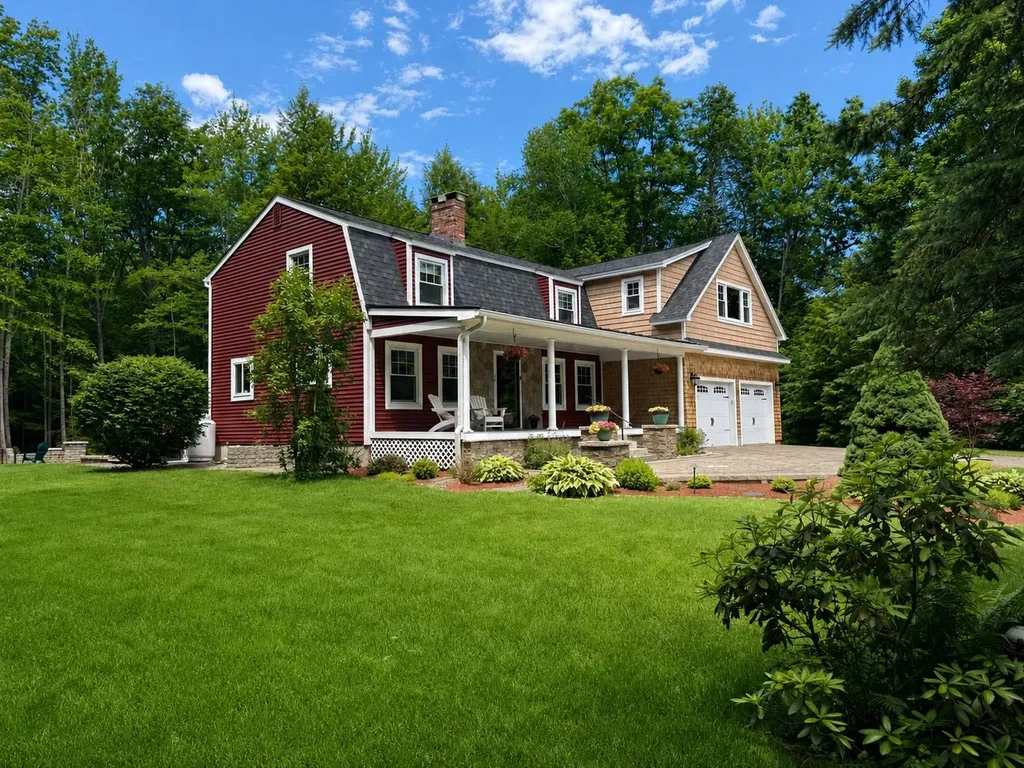 16 Hampshire Drive Gilford NH 03249