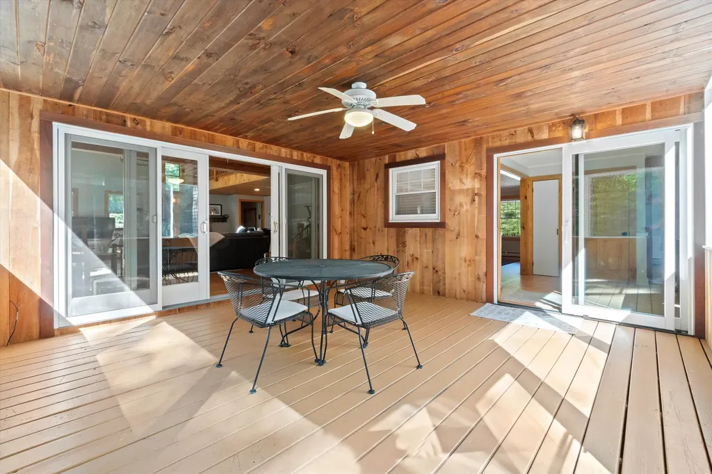 16 Hampshire Drive Gilford NH 03249