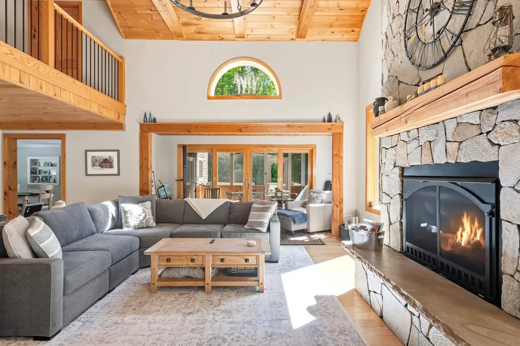 16 Hampshire Drive Gilford NH 03249