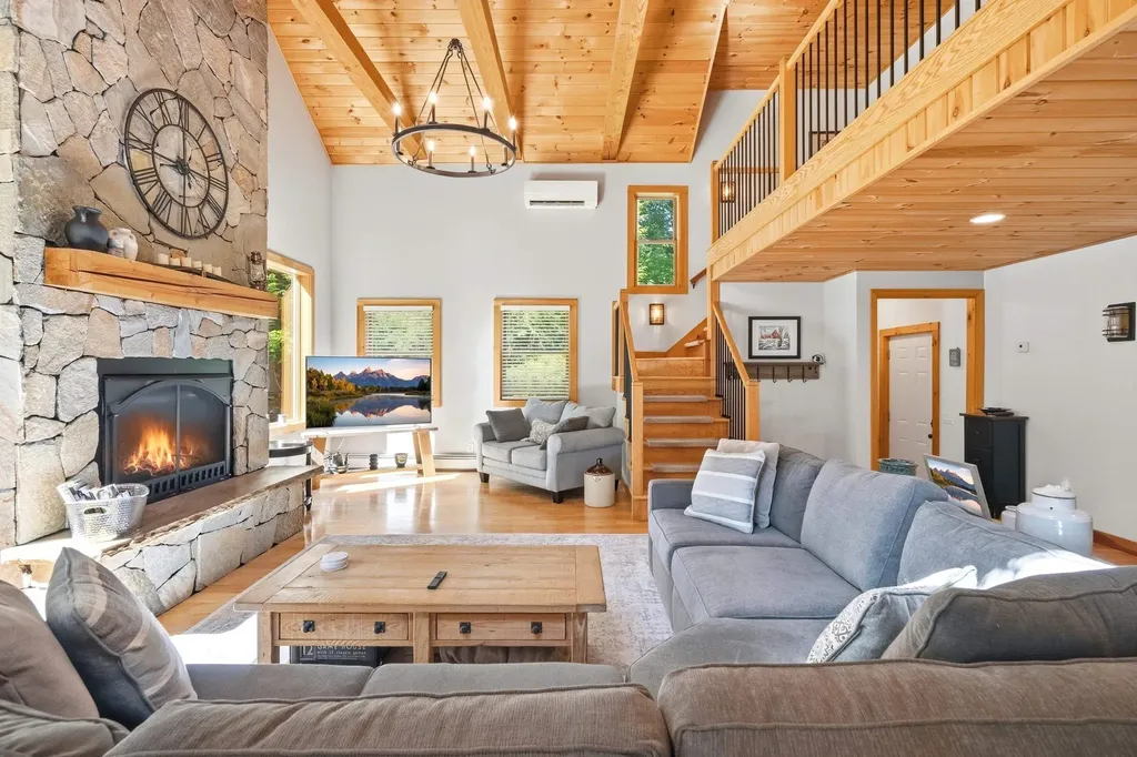 16 Hampshire Drive Gilford NH 03249