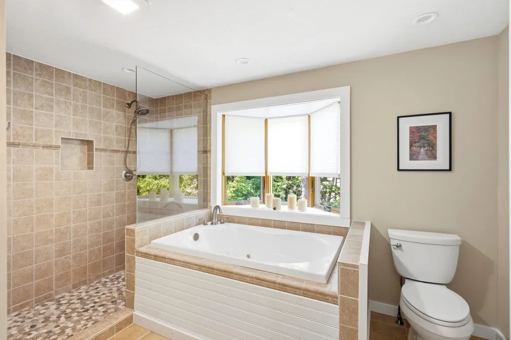 16 Hampshire Drive Gilford NH 03249