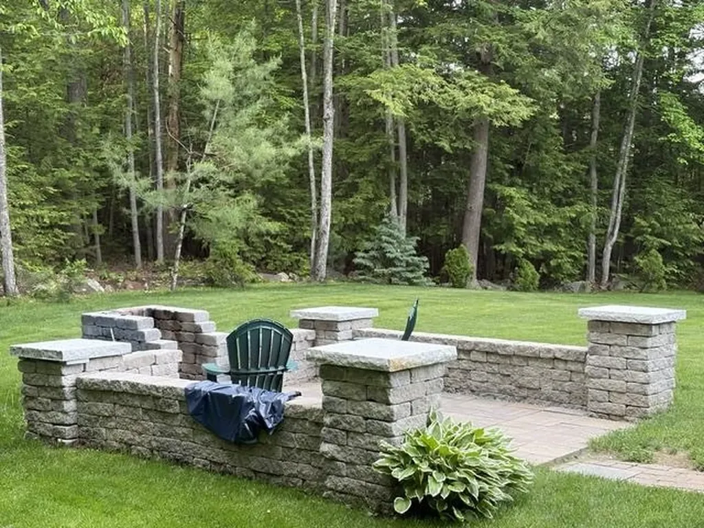 16 Hampshire Drive Gilford NH 03249