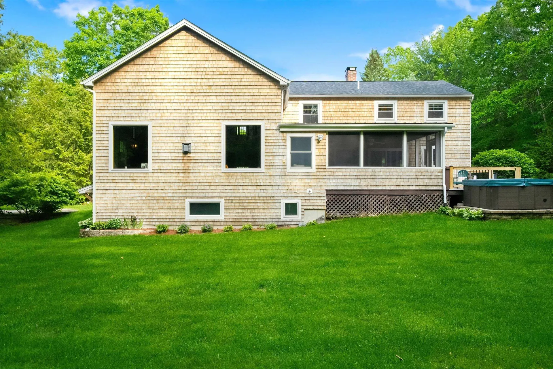 16 Hampshire Drive Gilford NH 03249