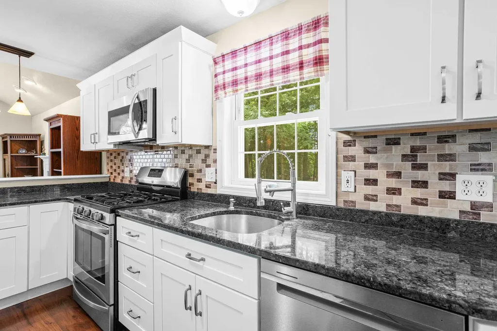65 Alene Lane Goffstown NH 03045