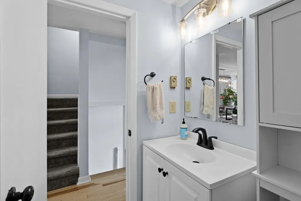 4 Clinton Court Merrimack NH 03054