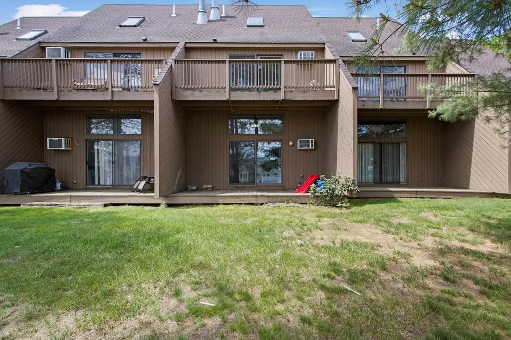 4 Clinton Court Merrimack NH 03054