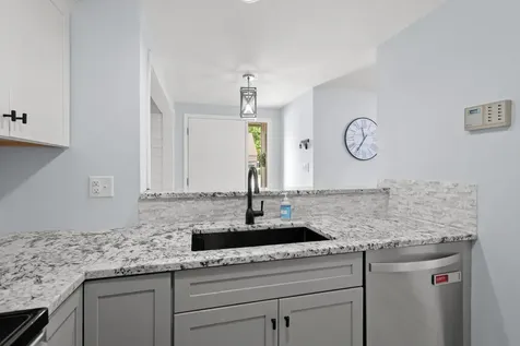 4 Clinton Court Merrimack NH 03054