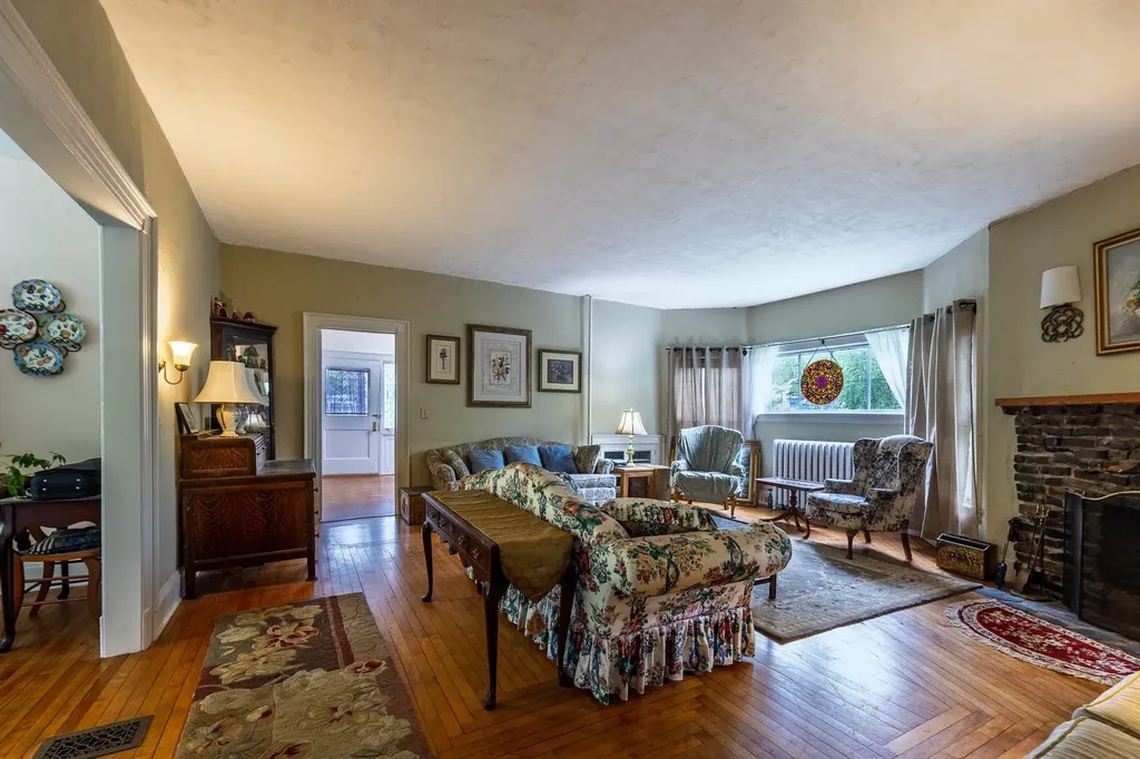 27 Shaker Hill Road Enfield NH 03748