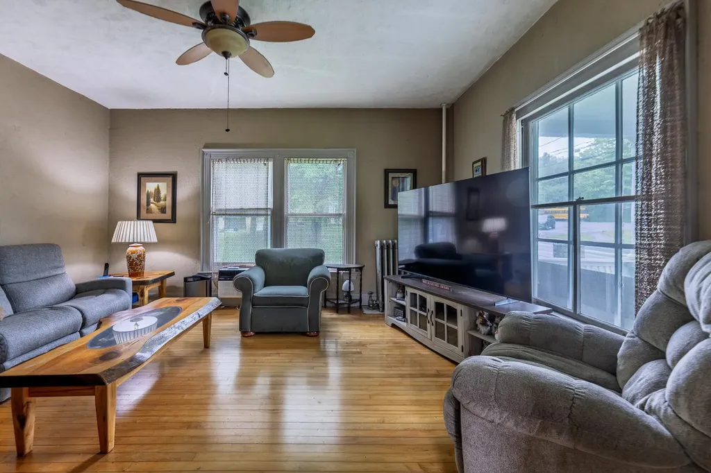 27 Shaker Hill Road Enfield NH 03748