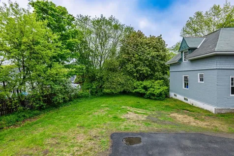 27 Shaker Hill Road Enfield NH 03748