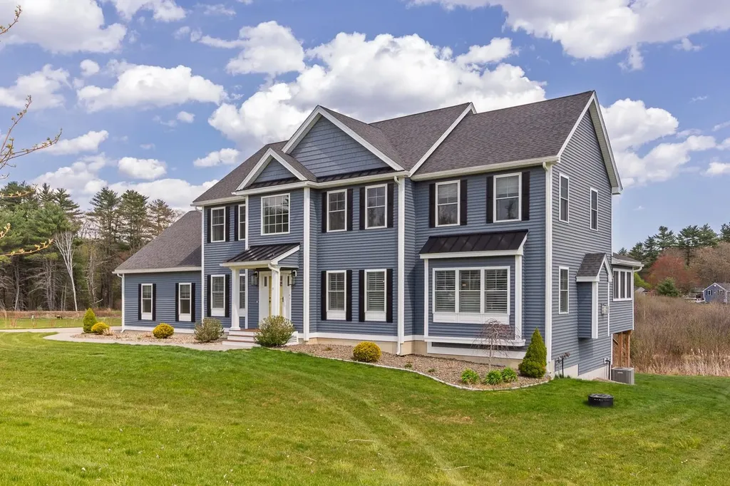 18 Caymus Ridge Salem NH 03079