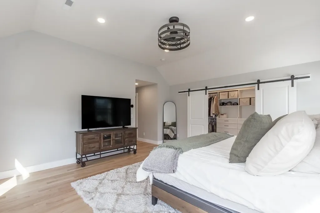 18 Caymus Ridge Salem NH 03079