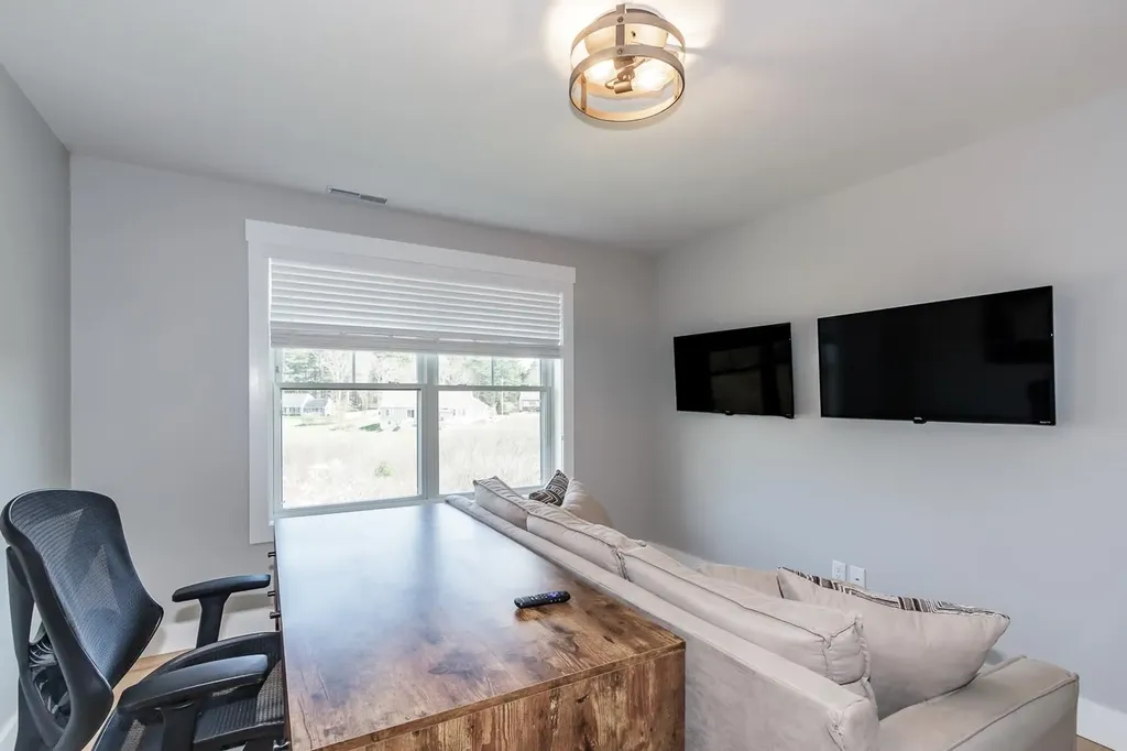 18 Caymus Ridge Salem NH 03079