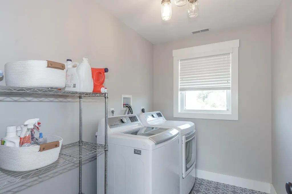 18 Caymus Ridge Salem NH 03079