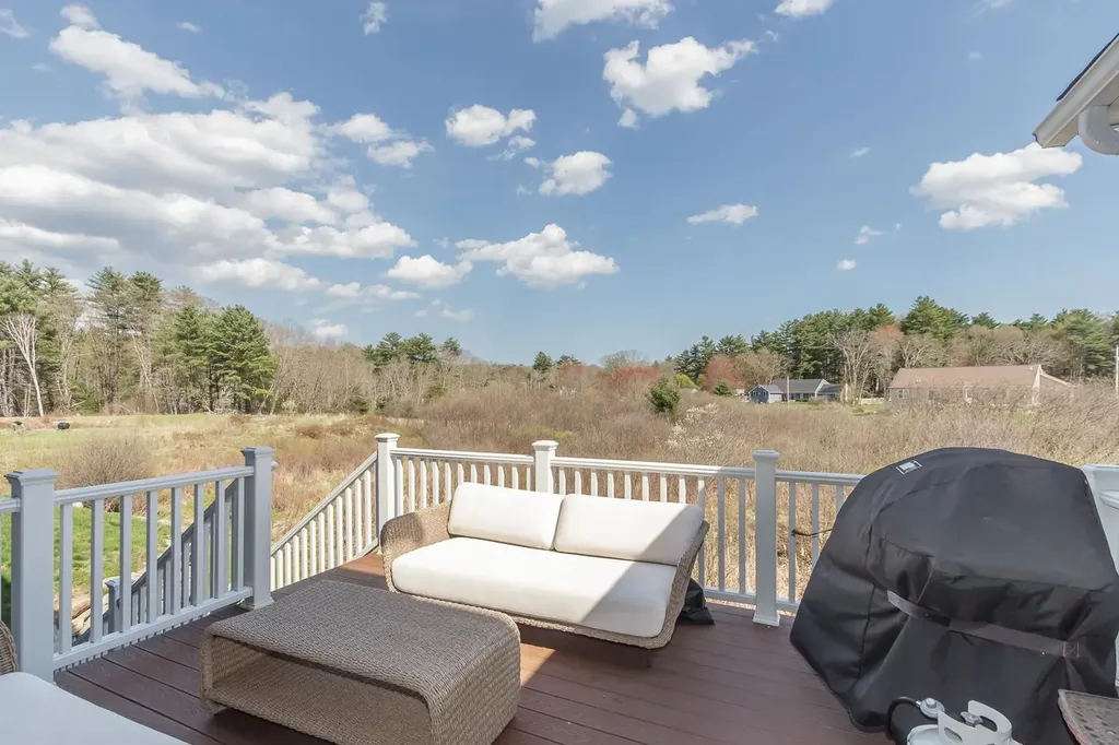 18 Caymus Ridge Salem NH 03079