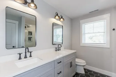 18 Caymus Ridge Salem NH 03079