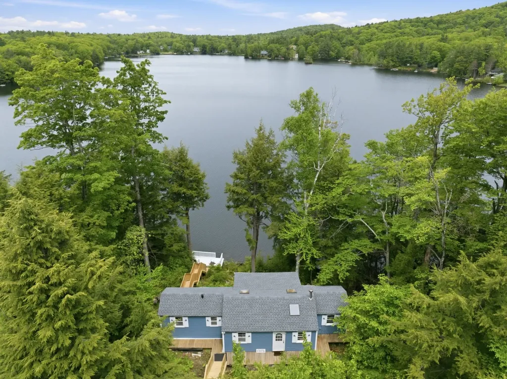 310 Hemlock Drive Gilmanton NH 03237