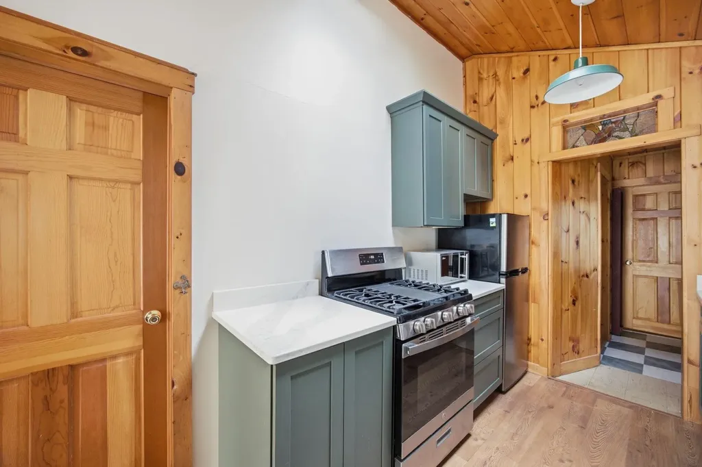 310 Hemlock Drive Gilmanton NH 03237