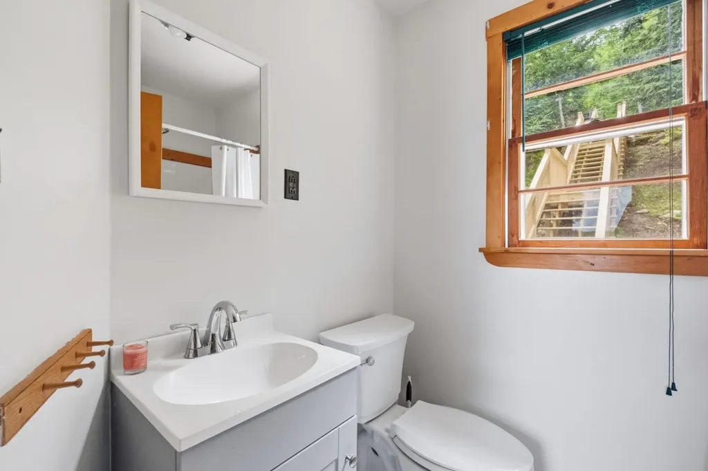 310 Hemlock Drive Gilmanton NH 03237