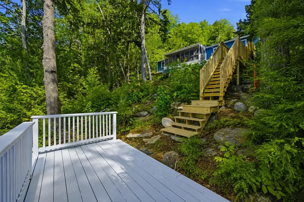 310 Hemlock Drive Gilmanton NH 03237